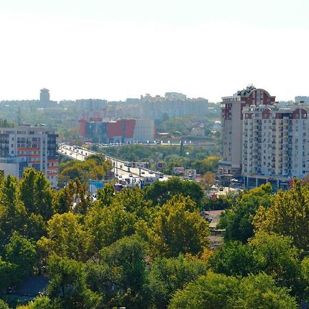 Уютная Квартира В Самом Центре. Кишинев Екстериор снимка