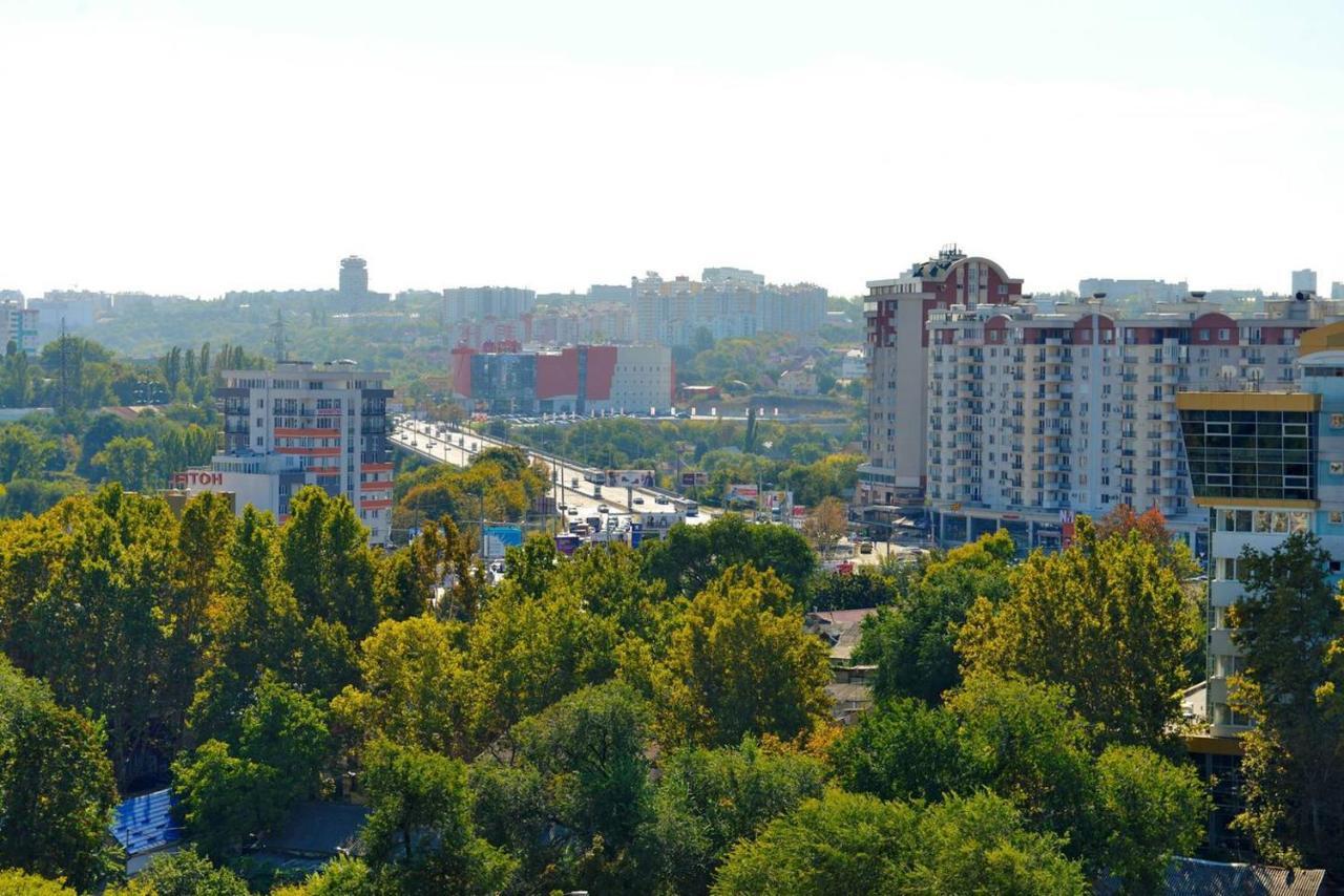 Уютная Квартира В Самом Центре. Кишинев Екстериор снимка
